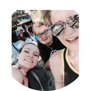 Meet your Posher, Abby