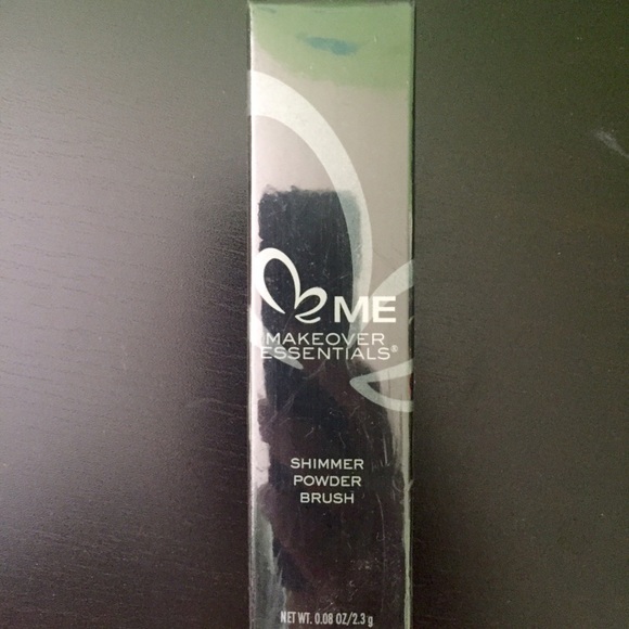 Makeup Essential Shimmer Powder Brush