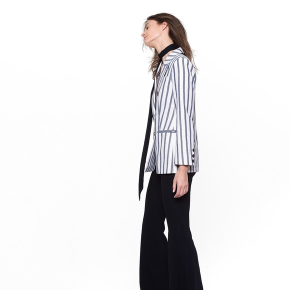 Simonett Suit - Picture 2 of 4