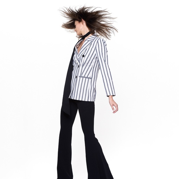 Simonett Suit - Picture 3 of 4