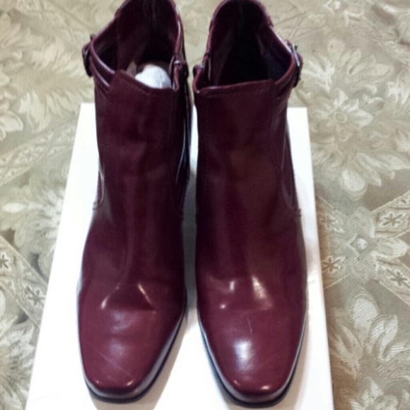 Ladies boots - Picture 1 of 4