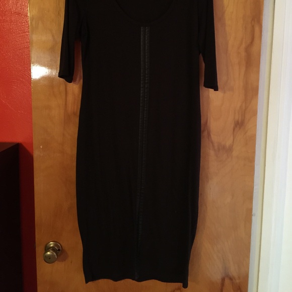 ❌ NO LONGER AVAILABLE ❌Black dress by apostrophe - Picture 2 of 2