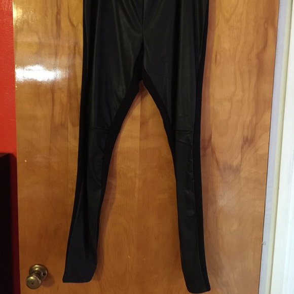 Black legging by H&M - Picture 2 of 3