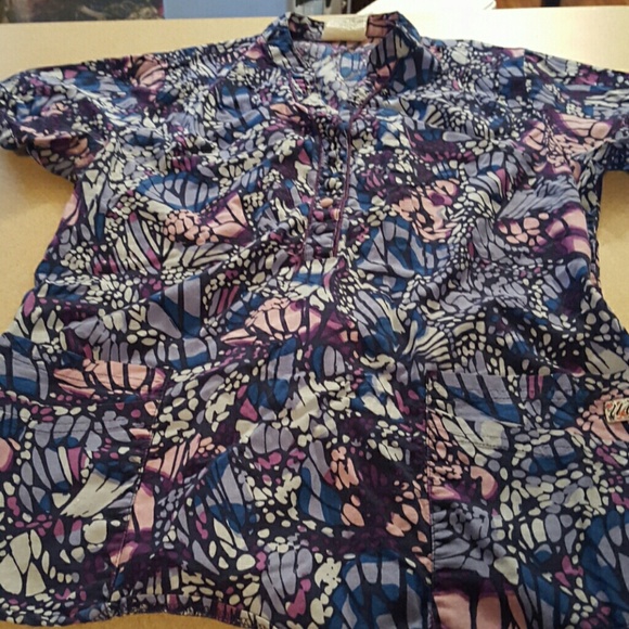 Super cute button front scrub top