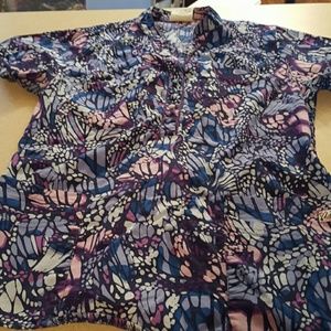 Super cute button front scrub top