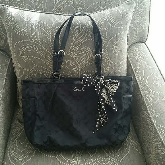 Coach Handbags - Coach Tote (Scarf included!)