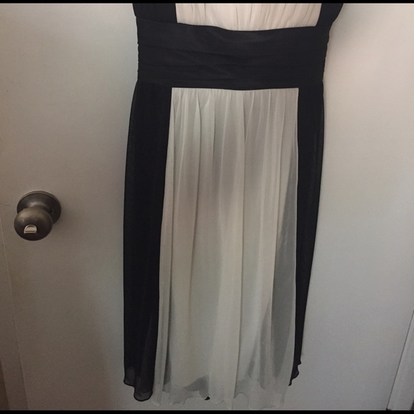 Dress ⚪️⚫️ - Picture 2 of 4