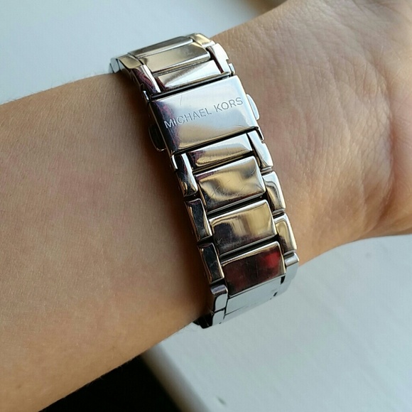 Michael Kors Silver Watch - Picture 2 of 4