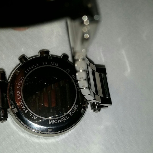 Michael Kors Silver Watch - Picture 3 of 4