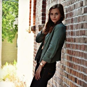 Meet your Posher, Courtney