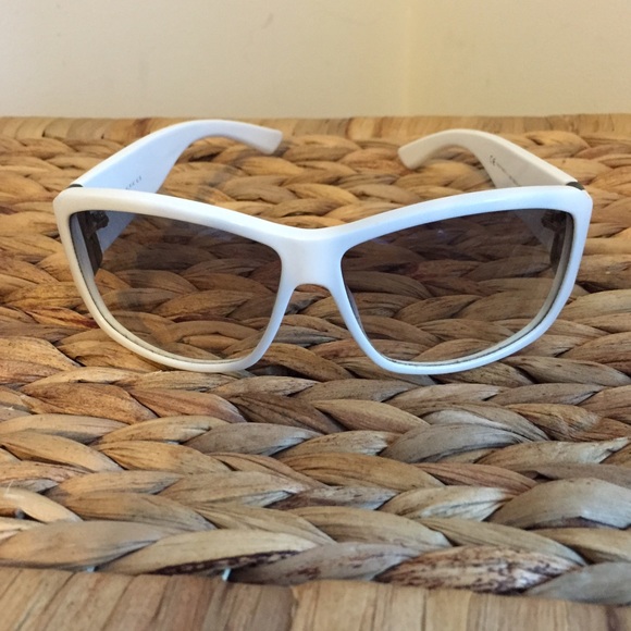 "SOLD". Gucci glasses - Picture 2 of 2