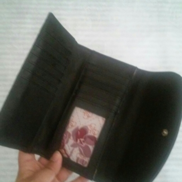Guess wallet - Picture 3 of 4