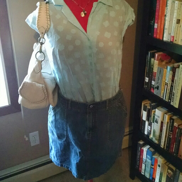 Cute jean skirt!!