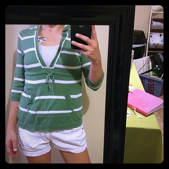 Green quarter sleeve