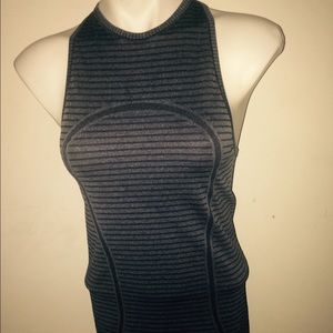 Lululemon gray running tank 6