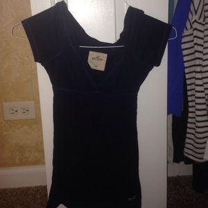 Hollister navy blue t-shirt