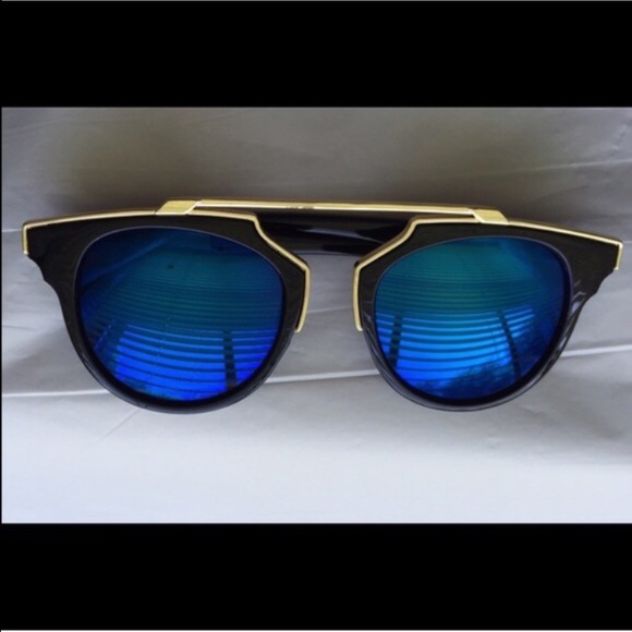 Blue Lens Gold Trim Frame Sunglasses OS from *leoninuss ...