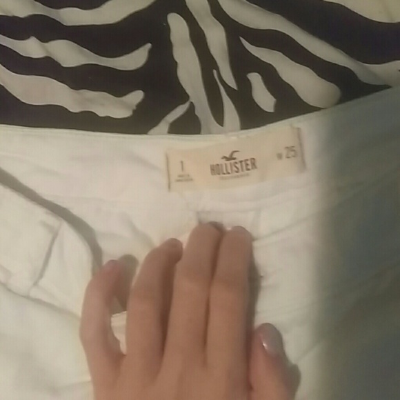 Hollister shorts size 1 - Picture 2 of 3