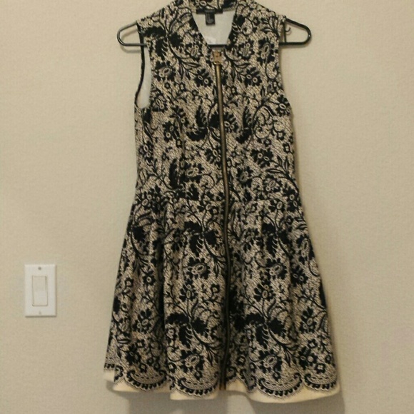 Black and Cream Zip Front Dress