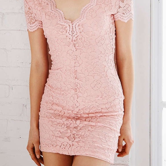 pink lace bodycon dress