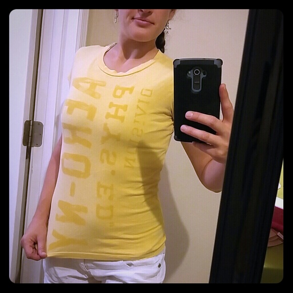 Yellow aero fitted tee
