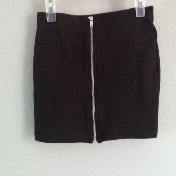 H&M Black Miniskirt