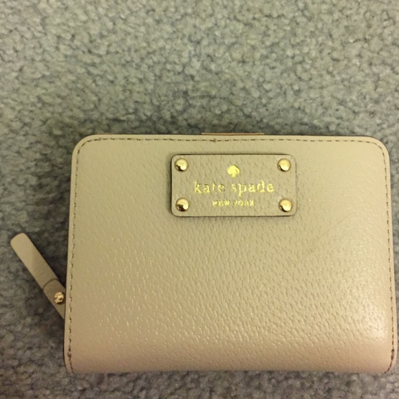 NEW! Light grey Cara Kate Spade Wallet