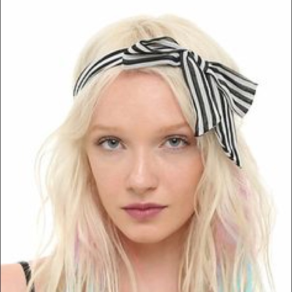 Striped headband