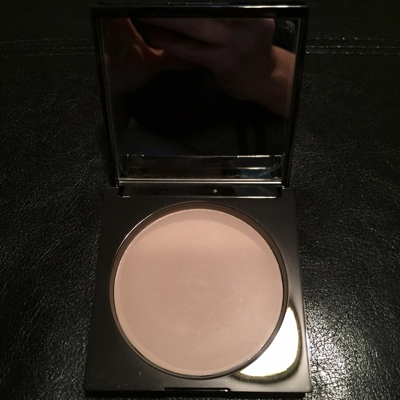 Mac Powder - Picture 2 of 3