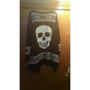 Black skull sweater