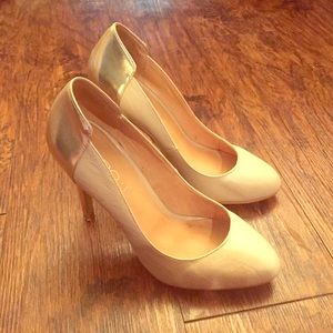 Aldo Cream and Gold Leather Heels