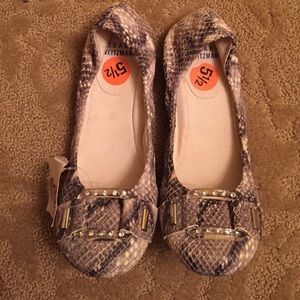 Stuart Weitzman never worn snake skin flats!