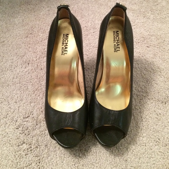 Michael Kors Size 7.5 Peep-Toe All Black Pumps