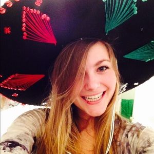 Meet your Posher, Brooke