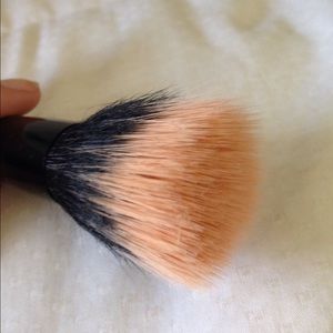 MAC Brush
