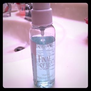 Ben nye final seal setting spray