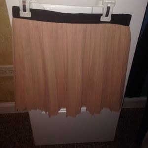 Brand new!! Pink flowy skirt from forever 21