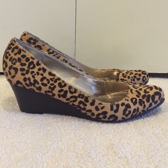 STEVEN by Steve Madden Leopard Shoes in size 6.5