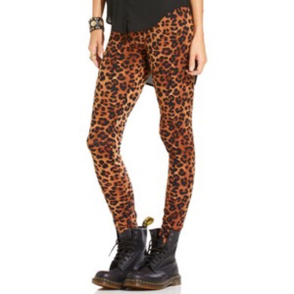 Cheetah Print Leggings! - Picture 1 of 2