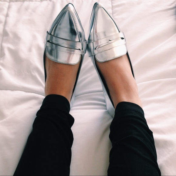 SOLD. ON DEPOP *****New pointed silver flats - Picture 2 of 3
