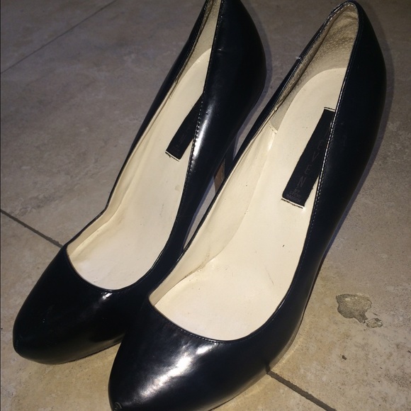 Steve Madden Black Pumps