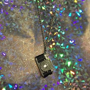 SUPER CUTE 📷 CAMERA LONG NECKLACE
