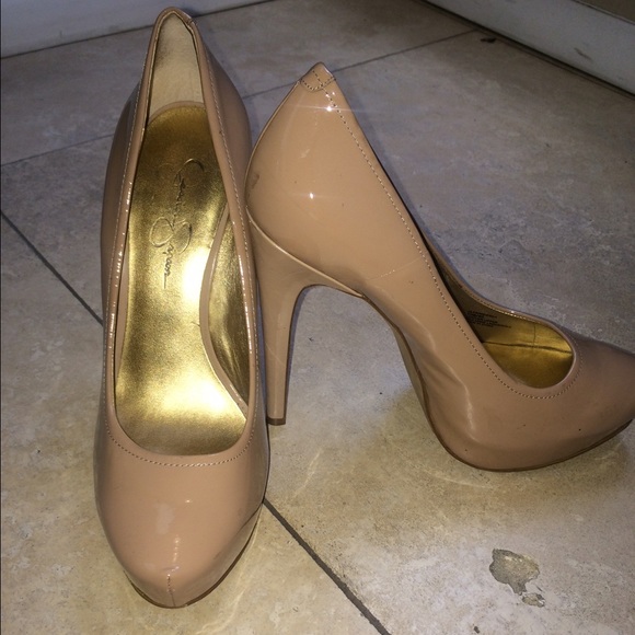 Jessica Simpson Tan Patent Leather Pumps