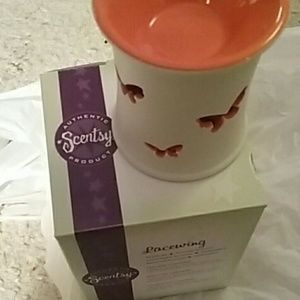 Lacewing plugin scentsy warmer New