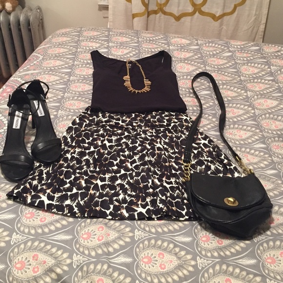 Black and white print skirt with hints of beige