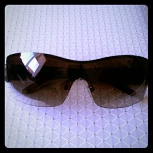 100% Authentic Burberry Shield Sunglasses:BE3043