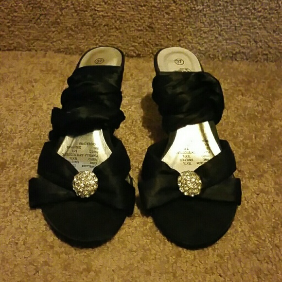 Peruvian ribbon lace up heals (Platanitos)