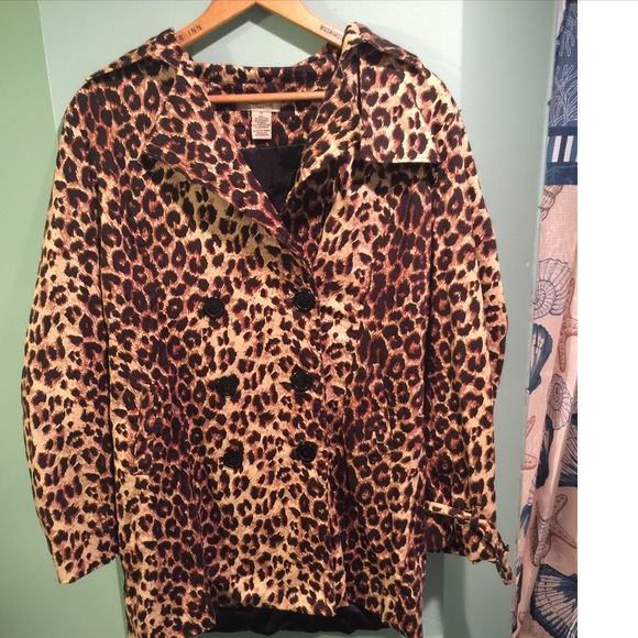 Vertigo Paris Leopard print trench coat