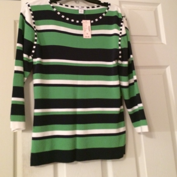 Dressbarn top. Never worn. Size M