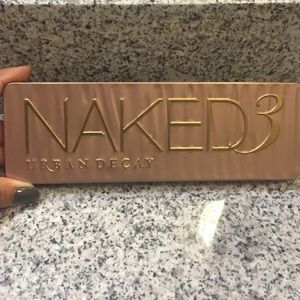 Naked 3 eyeshadow pallet💕